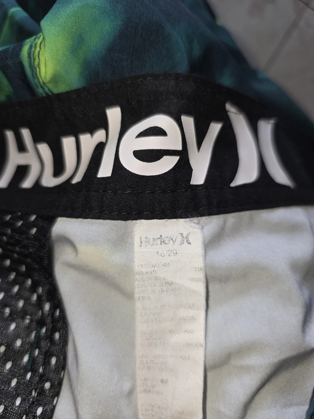 Hurley men swim